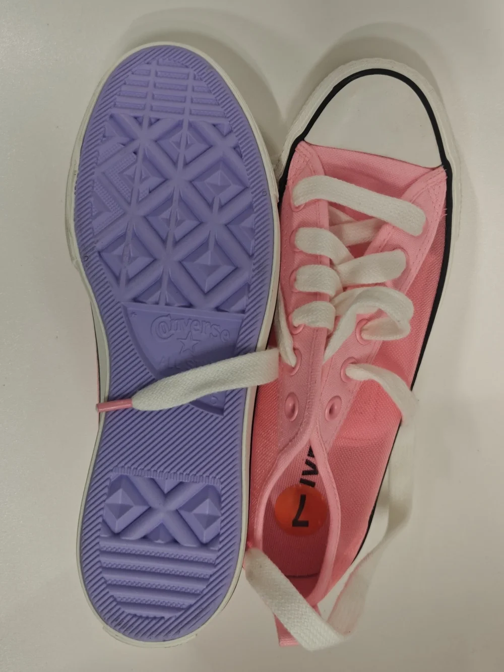 Converse pink low